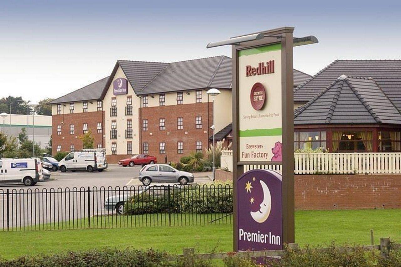 Premier Inn Stafford North Exterior photo